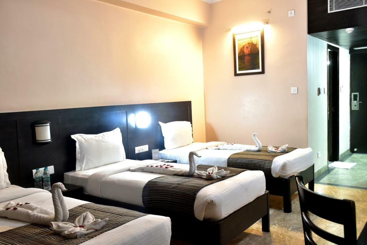 Hotel City Inn Waranasi Zewnętrze zdjęcie