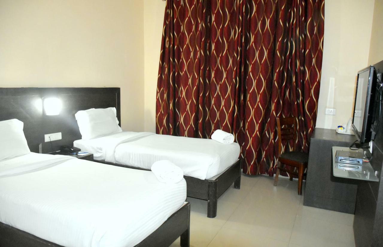 Hotel City Inn Waranasi Zewnętrze zdjęcie